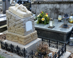 Nagrobek Janusia Zadurowicza po przeprowadzonych w ramach ćwiczeń studenckich pracach konserwatorskich, cmentarz komunalny w Jaśle, Pracownia Konserwacji Rzeźby Kamiennej, Stiuku i Ceramiki, rok akademicki 2020/2021, fot. dr Mariusz Wrona Nagrobek Janusia Zadurowicza po przeprowadzonych w ramach ćwiczeń studenckich pracach konserwatorskich, cmentarz komunalny w Jaśle, Pracownia Konserwacji Rzeźby Kamiennej, Stiuku i Ceramiki, rok akademicki 2020/2021, fot. dr Mariusz Wrona